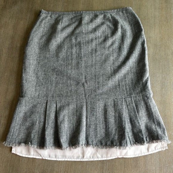White House Black Market Gray Pencil Skirt - Picture 6 of 8